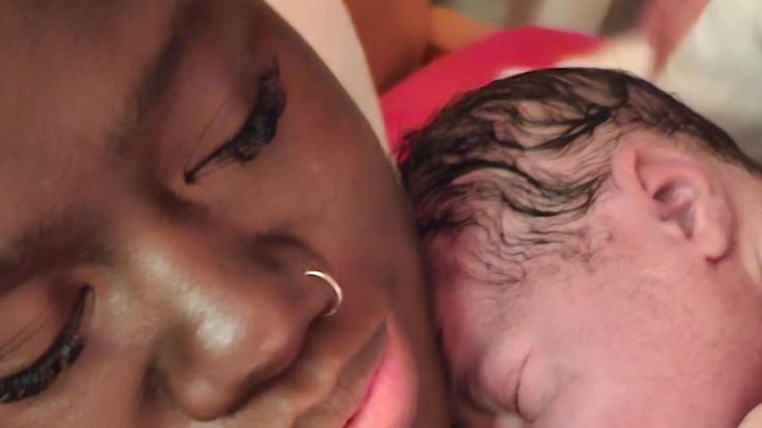 Babypause: Aminata Sanogo wehrt sich gegen Hassnachrichten!