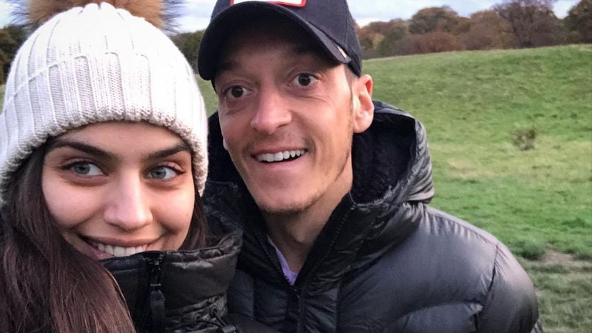 Amine Gülse und Mesut Özil im November 2019