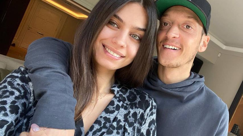 Es ist ein Mädchen: Kicker Mesut Özil ist Vater geworden!