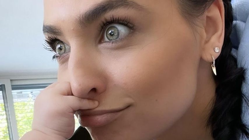 Amira Pocher mit ihrem Sohn