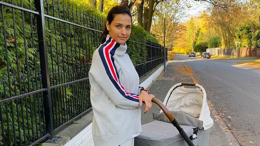 Coole Mama: So lässig geht Amira Pocher mit Sohn spazieren