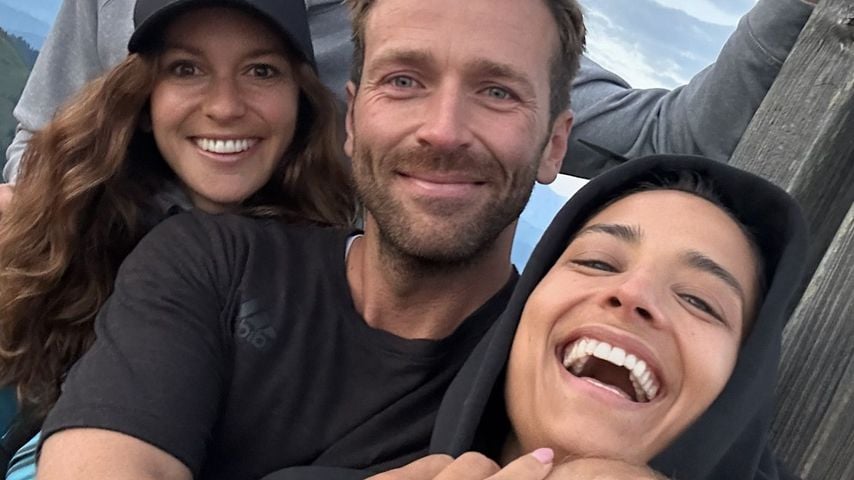 Amira Pocher und Christian Düren mit Freunden im August 2024