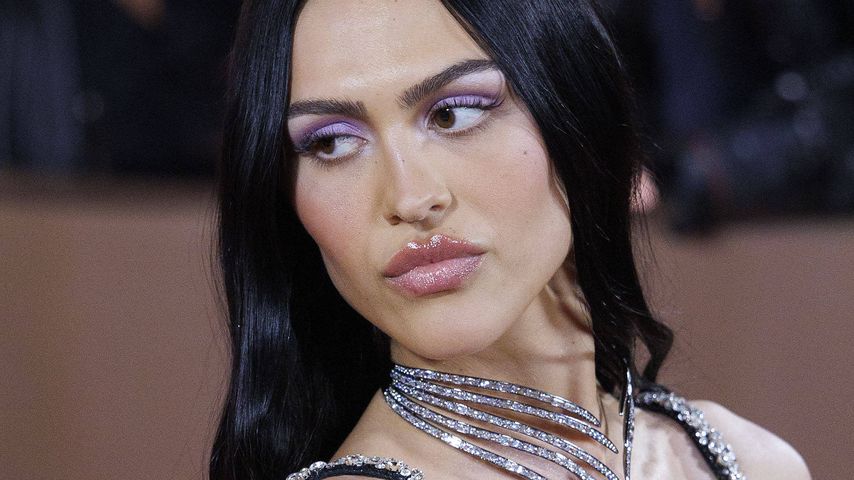 Amelia Gray Hamlin auf dem roten Teppich bei den Golden Globes 2026 in Beverly Hills