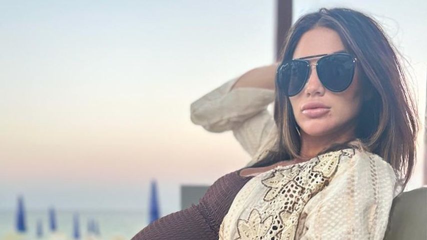 Zwillinge: UK-Star Amy Childs zeigt Babybauch in 16. Woche!