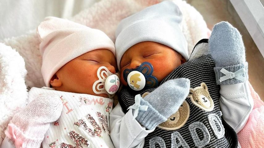 Amy Childs Zwillinge im April 2023