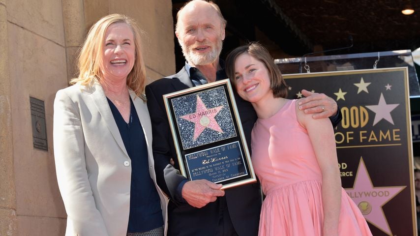 Amy Madigan, Ed Harris und Lily Harris bei der Ehrung von Ed Harris auf dem Hollywood Walk of Fame, 13. März 2015