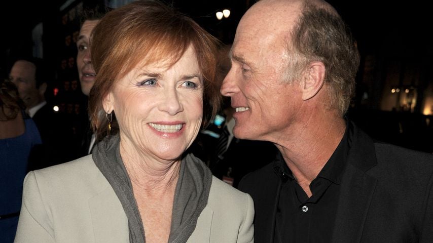 Amy Madigan und Ed Harris bei der Premiere von "Phantom" im Chinese Theater in Los Angeles, 27. Februar 2013