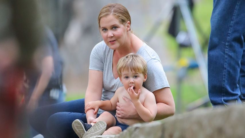 Süßes Spieldate: Amy Schumer tollt mit Söhnchen Gene herum