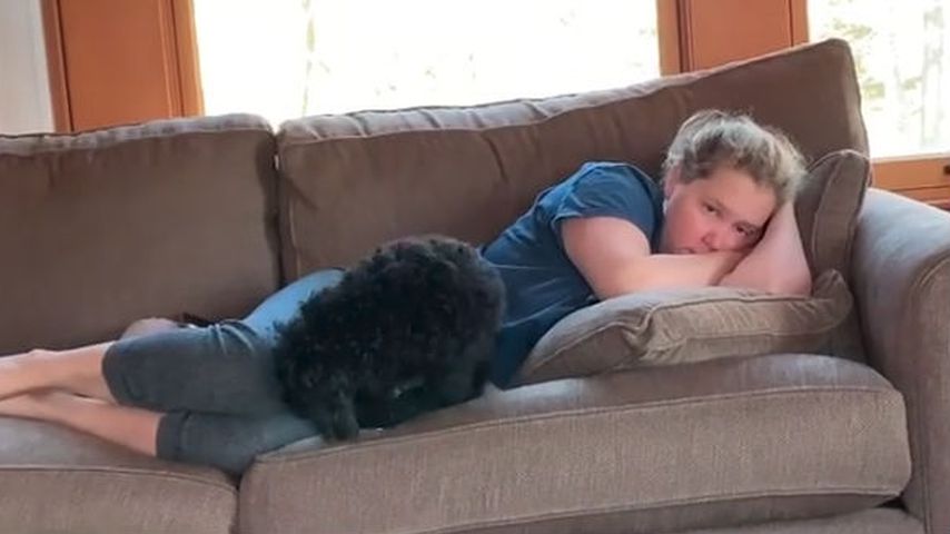 Amy Schumer mit ihrem Hund