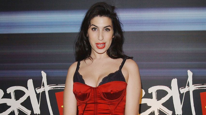 Amy Winehouse im Park Lane Hotel in London, 2004