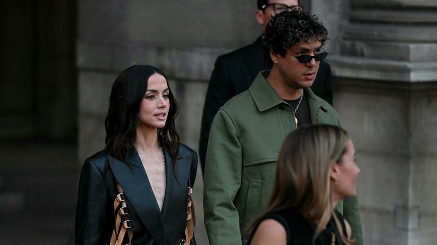 Ana de Armas und Alberto "Beto" Montenegro bei der Louis Vuitton Womenswear Spring/Summer 2027 Show während der Paris Fashion Week