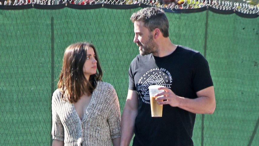 Erwischt! Ben Affleck knutscht Ana de Armas ungeniert ab