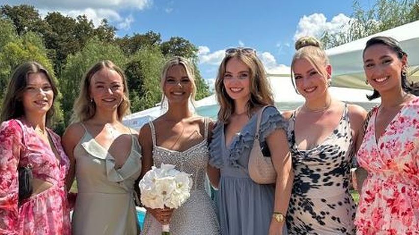 Ana Martinović mit ihren Freundinnen bei ihrer Hochzeit in Kroatien, August 2024
