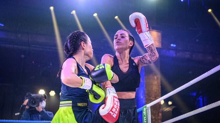Blitz-Baby, Blitz-Heirat? Elena Miras trägt dicken Klunker!