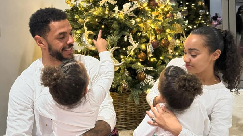 Andre Gray, Leigh-Anne Pinnock und ihre Zwillinge im Januar 2024