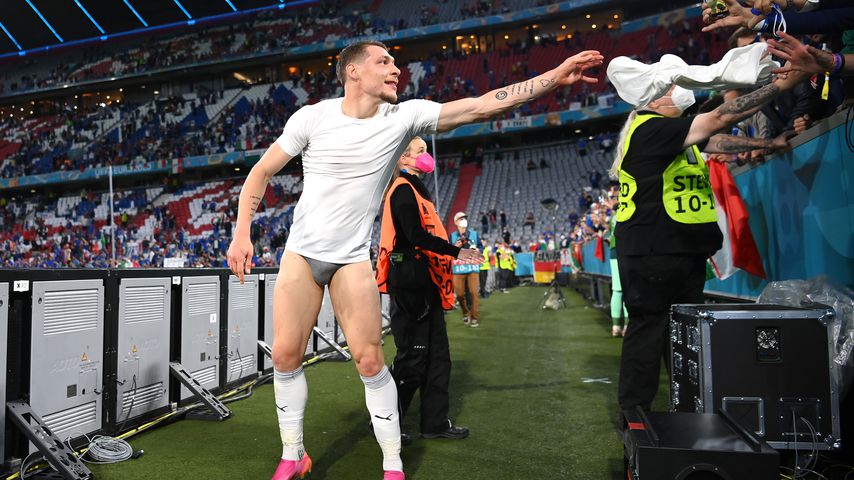 In Unterhosen: So heiß lassen sich Italien-Kicker feiern