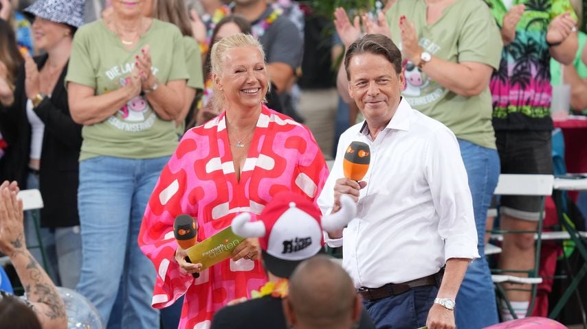 Andrea Kiewel und Rudi Cerne im "ZDF-Fernsehgarten" im Juli 2025