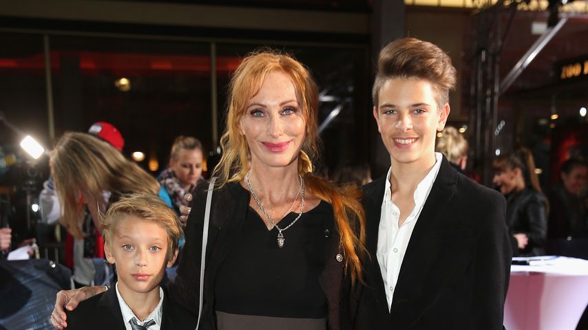 Andrea Sawatzki mit ihren beiden Söhnen in Berlin, 2014