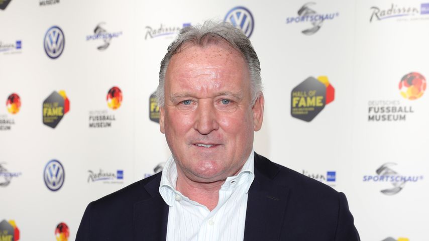 Tränenreicher Abschied: Andreas Brehme wurde nun beigesetzt