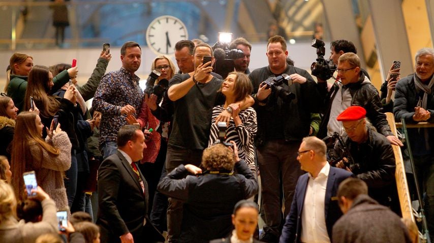 Andrej Mangold und Jenny Lange 2019 in der Europa Passage Hamburg