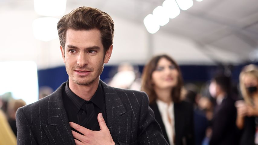 Andrew Garfield und Alyssa Miller feiern Red-Carpet-Debüt
