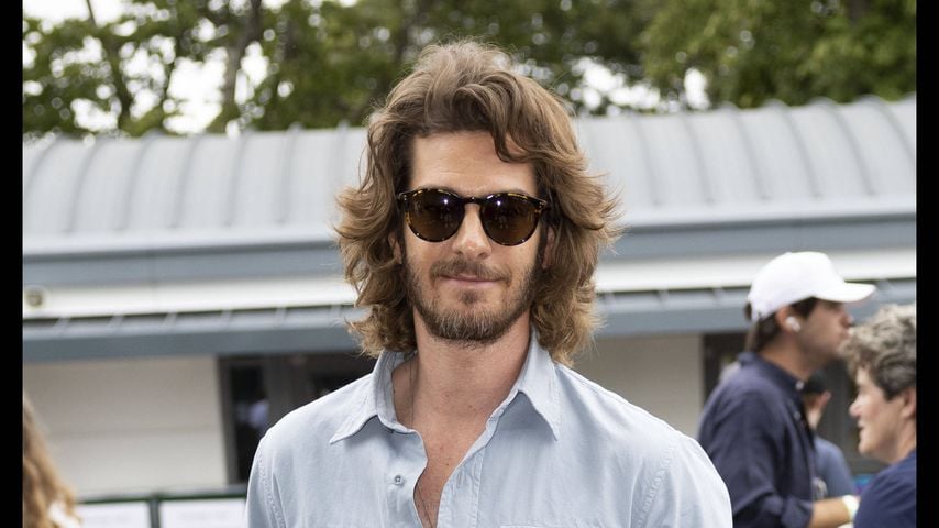 Andrew Garfields neue Frisur sorgt für Bee Gees-Nostalgie
