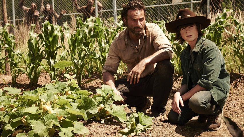Rick (Andrew Lincoln) und Carl Grimes (Chandler Riggs) in "The Walking Dead", Staffel 4