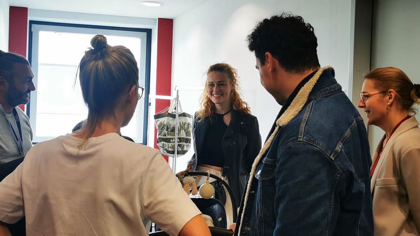 Andrzej Cibis und Victoria Kleinfelder mit Baby Adam im "Let's Dance"-Studio