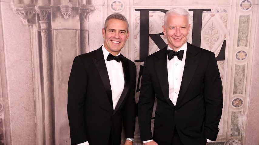 Andy Cohen und Anderson Cooper im Jahr 2018