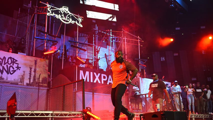 UK-Rapper Solo 45 wegen 22 Vergewaltigungen vor Gericht