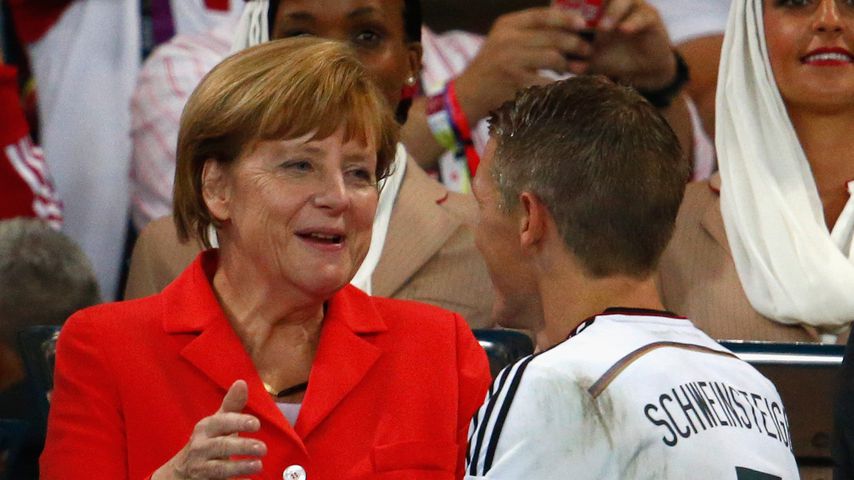 Sogar Angela Merkel: Promis bedauern Schweinis Fußball-Aus