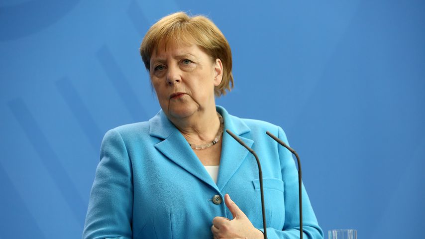 Erneutes Zittern: Was ist mit Kanzlerin Angela Merkel los?