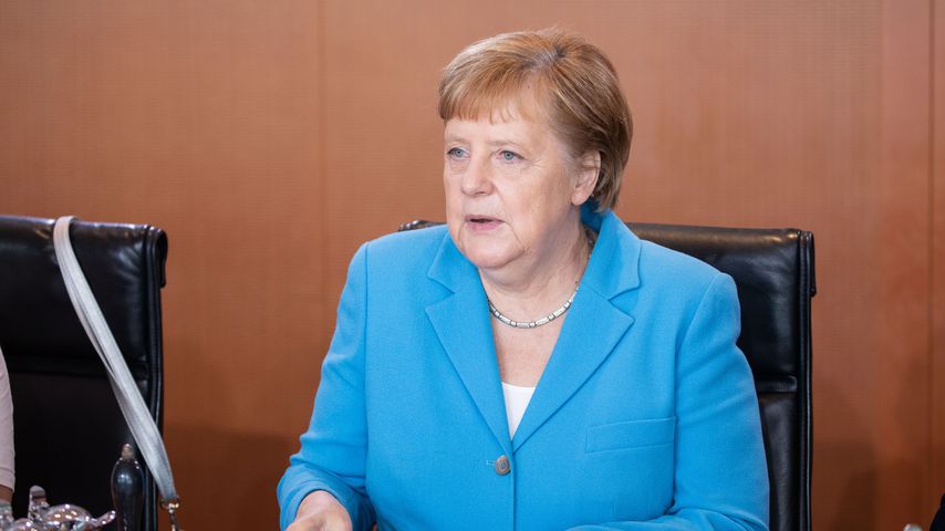 Angela Merkel bei einer Sitzung