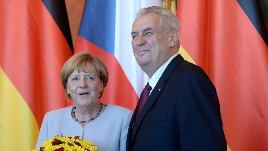 Ups, peinlich! Angela Merkel nennt Jérôme Boateng "Jeromy"