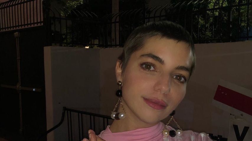 Nach Krebs-Diagnose: Angela Trimbur postet Oben-ohne-Pic