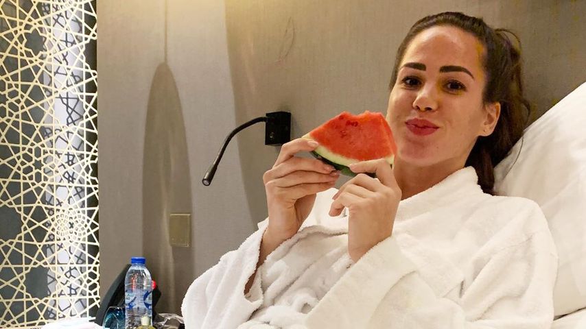 "Hallo Realität": Bald-Mama Angelina Heger teilt Futter-Foto