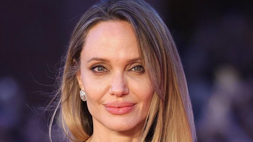 Diese Bedeutung haben Angelina Jolies Rückentattoos