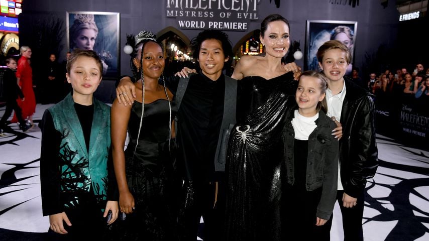 Angelina Jolie mit ihren Kindern Knox, Zahara, Pax, Vivienne und Shiloh
