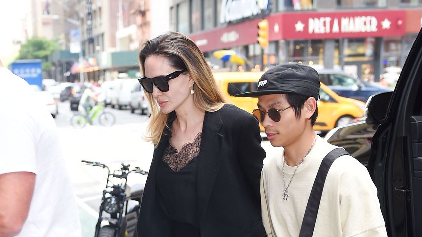 Modisches Duo: Angelina Jolie mit ihrem Sohn Pax abgelichtet