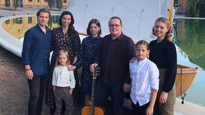 Angelo Kelly mit seiner Frau Kira und seinen Kindern