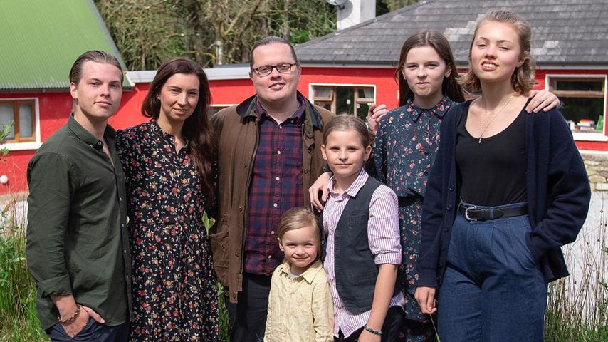 Angelo Kelly mit seiner Frau Kira und den gemeinsamen Kindern