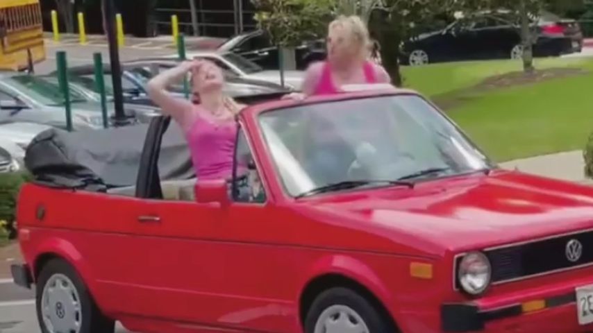 Angourie Rice und Rebel Wilson im Juli 2021