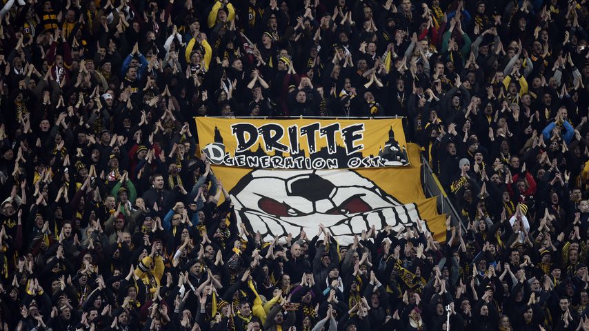 Während des Spiels: St. Pauli-Fan musste reanimiert werden