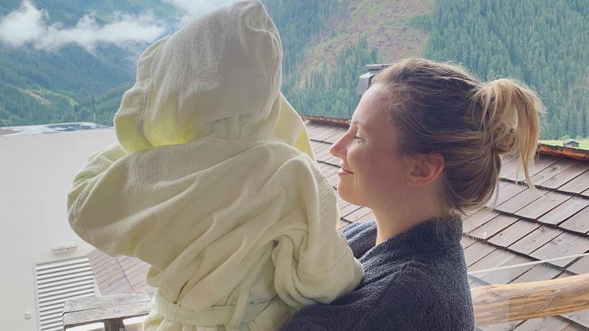 Ania Niedieck mit ihrer Tochter Charlotte in Österreich, Juli 2019