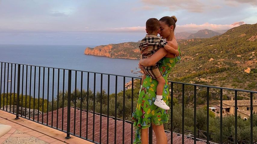 Ann-Kathrin Götze mit ihrem Sohn Rome