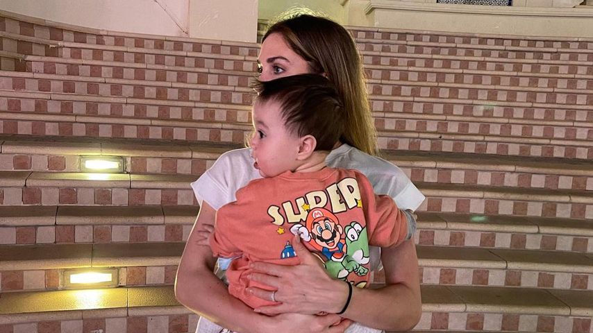 Ann-Kathrin Götze mit ihrem Sohn Rome im März 2021