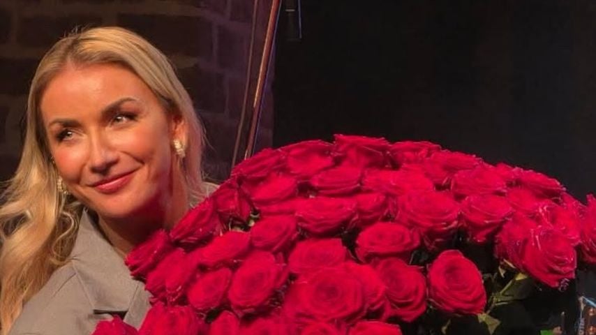 Mit Kuss: Anna-Carina Woitschack macht neue Liebe offiziell