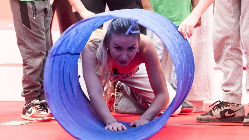 Anna-Carina Woitschack Kindertag in den Atelier Gardens Berlin