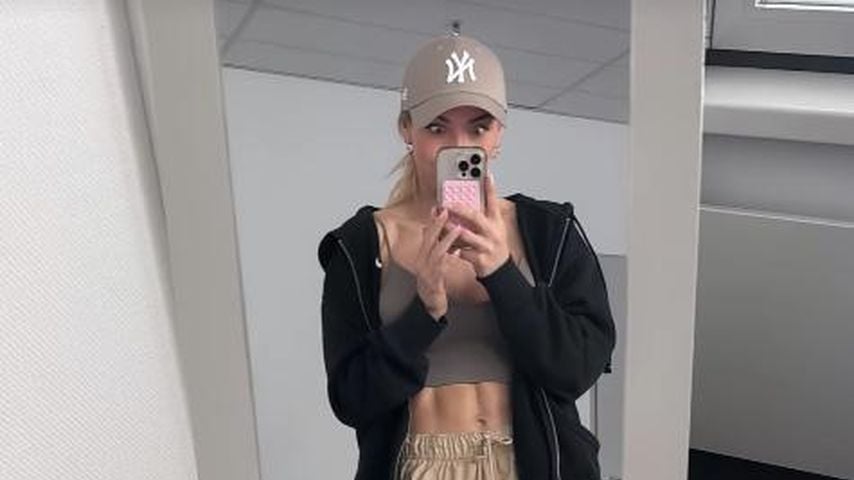 "Let's Dance"-Training: Anna-Carina Woitschack zeigt Sixpack