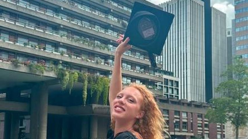 News zum Jubeln: Anna Ermakova feiert ihren Uni-Abschluss!